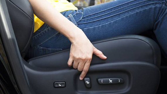 Кнопки регулировки водительского сиденья