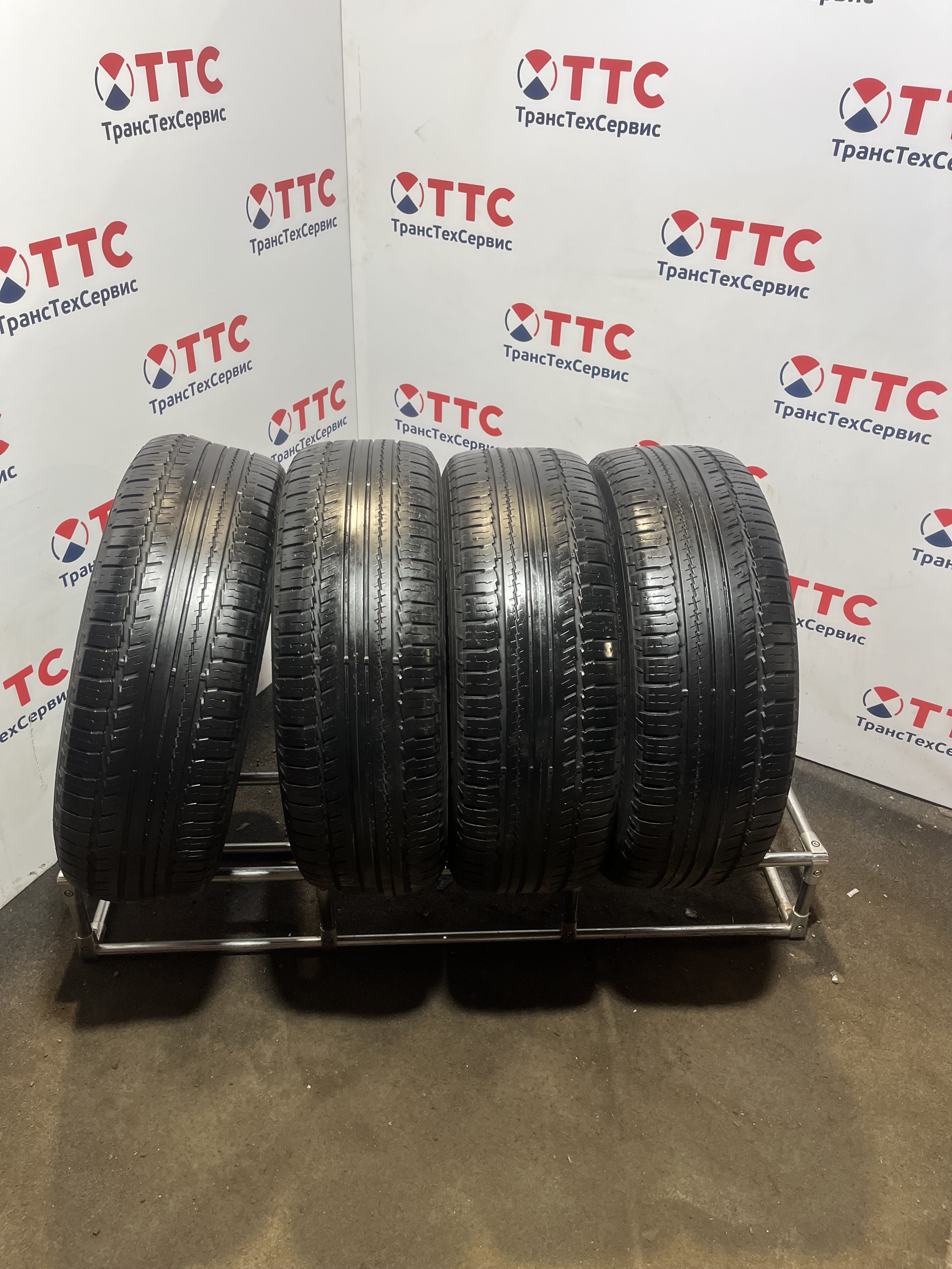 Шины Б\У Nokian Hakka Blue 2 SUV 235/6