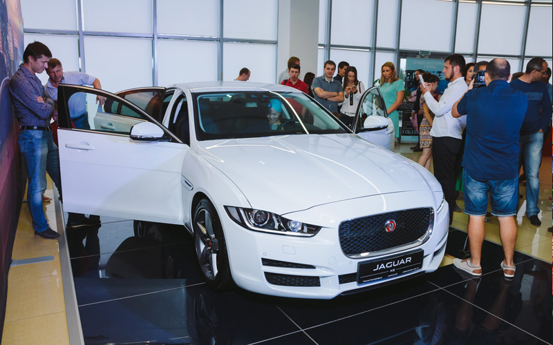 «ТрансТехСервис» представил новый Jaguar XE фото 1