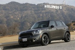 MINI — лучший среди автомобилей с высокой остаточной стоимостью 2014 года. фото 1
