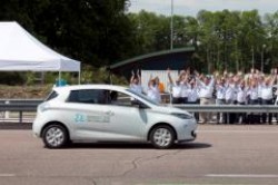 RENAULT - НОВЫЙ МИРОВОЙ РЕКОРД ZOE: 1618 КМ ЗА 24 ЧАСА фото 1