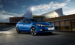В России стартовали продажи нового KIA Cerato фото 1