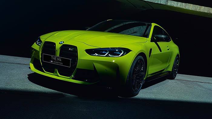 Полные легкие воздуха: новый BMW M4 с эффектной решеткой радиатора доехал до России и салонов ТрансТехСервис. фото 1
