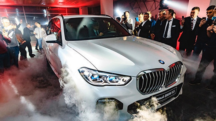 «Сорвался с работы и оставил детей с женой, чтобы увидеть новый BMW X5!» фото 1