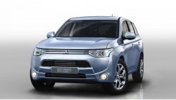 В Париже состоялась мировая премьера электромобиля Mitsubishi Outlander PHEV фото 1