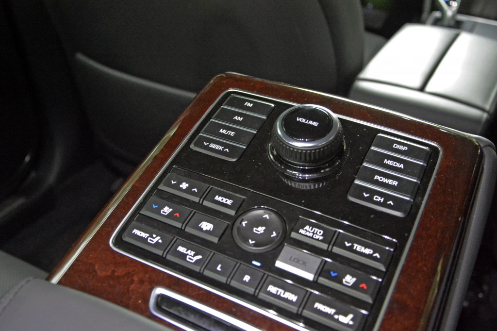 Hyundai Equus