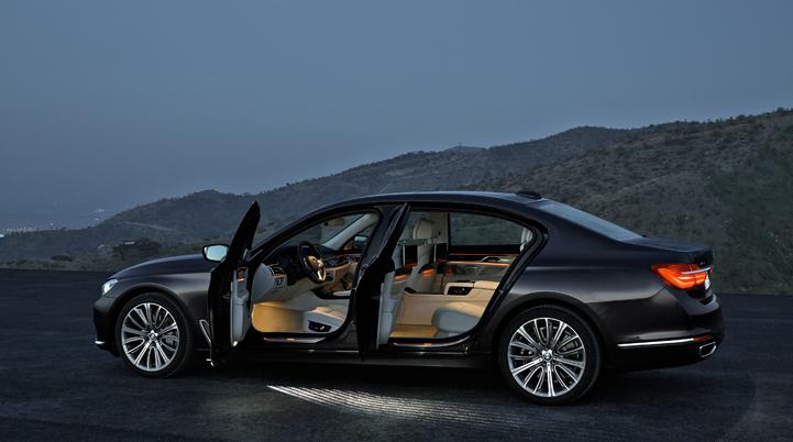 3bmw7serii1.jpg
